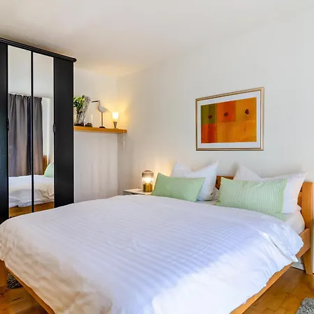 Stella Lilia Apartment *